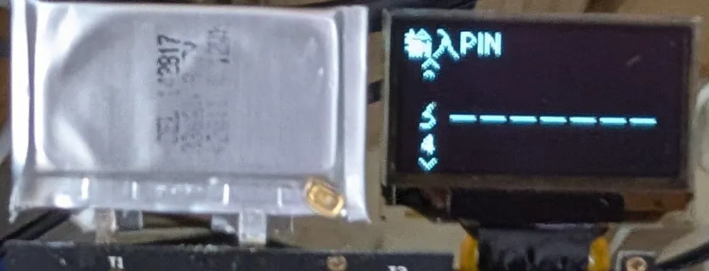imKey 硬件钱包维修案例 - 修复电路后设备开机进入 PIN 输入界面